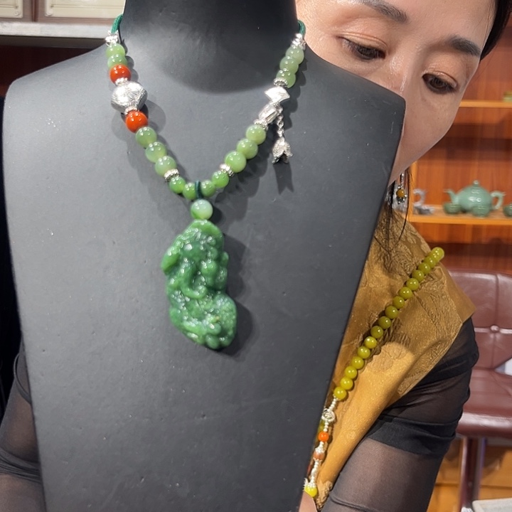 颈饰未镶嵌和田玉