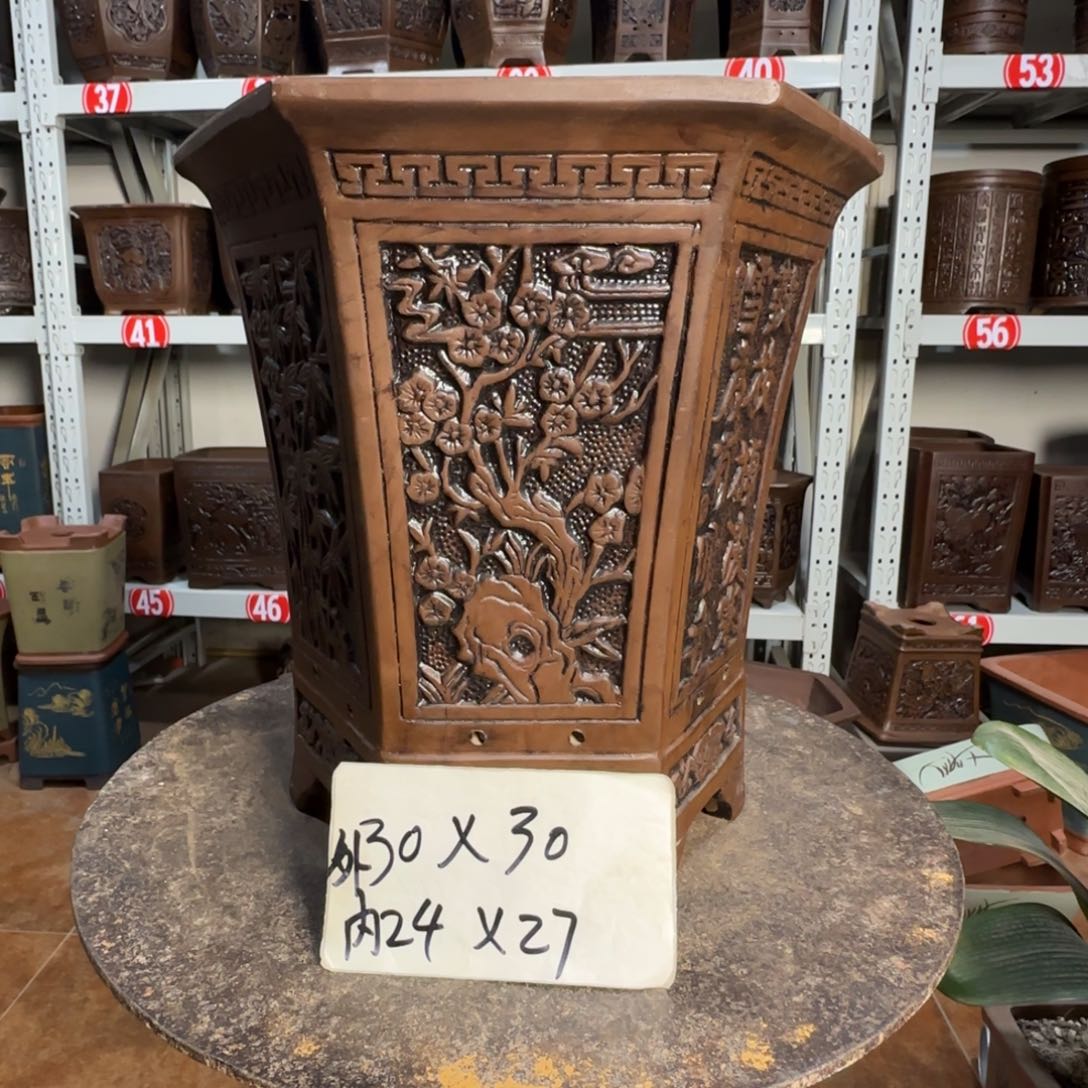 紫砂花盆，有1厘米左右尺寸差距，有色差