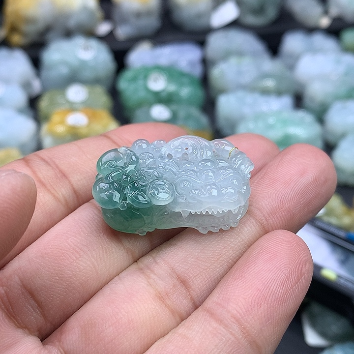 翡翠未镶嵌颈饰天然缅甸A货翡翠貔貅吊坠