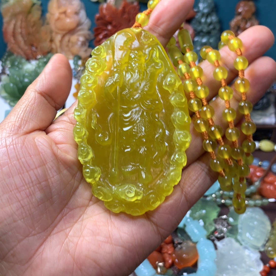 蛇纹石玉未镶嵌挂坠