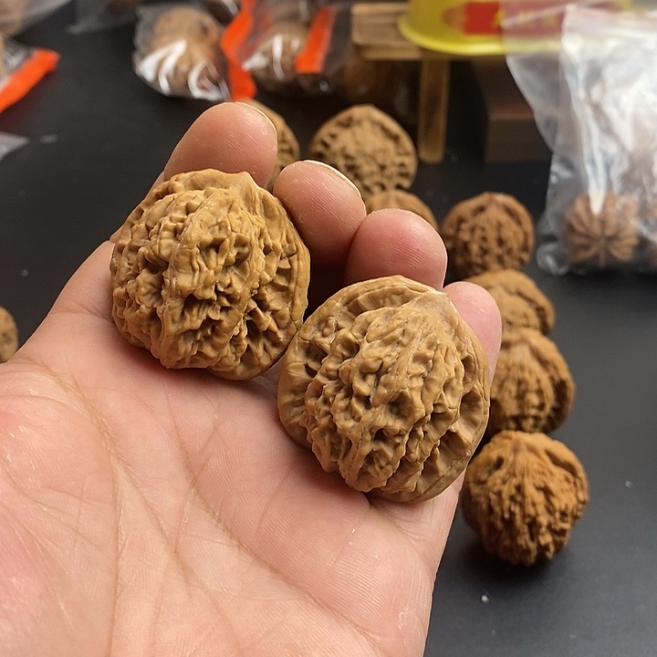 核桃文玩核桃麦穗虎头灯牌有效可得