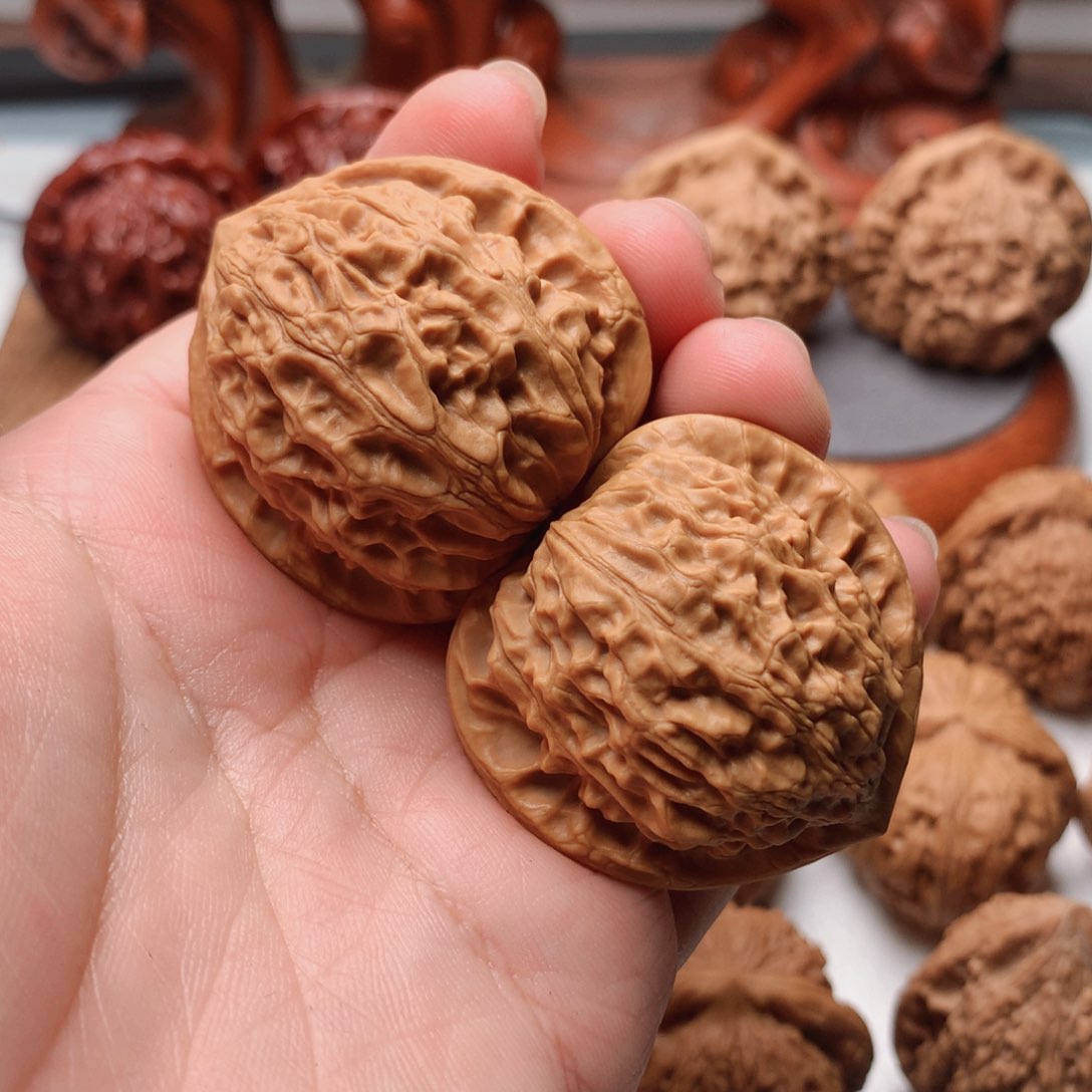 文玩核桃把件金牛。  3号