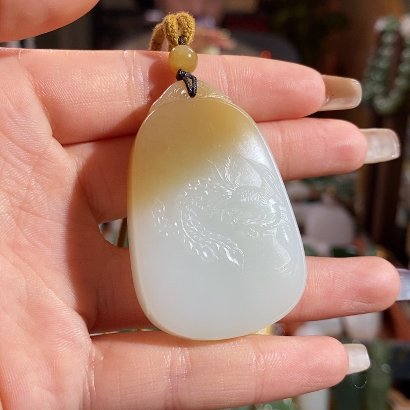 【闪购商品】吊坠(赠链)未镶嵌和田玉