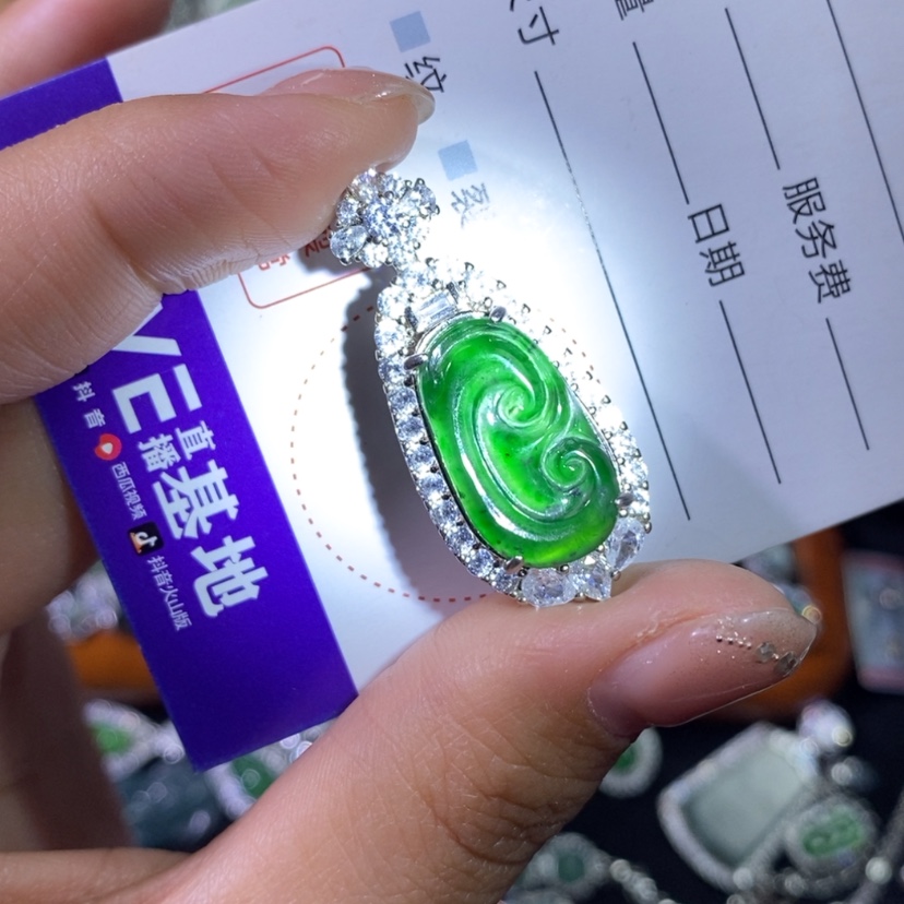 【闪购商品】翡翠颈饰未镶嵌天然