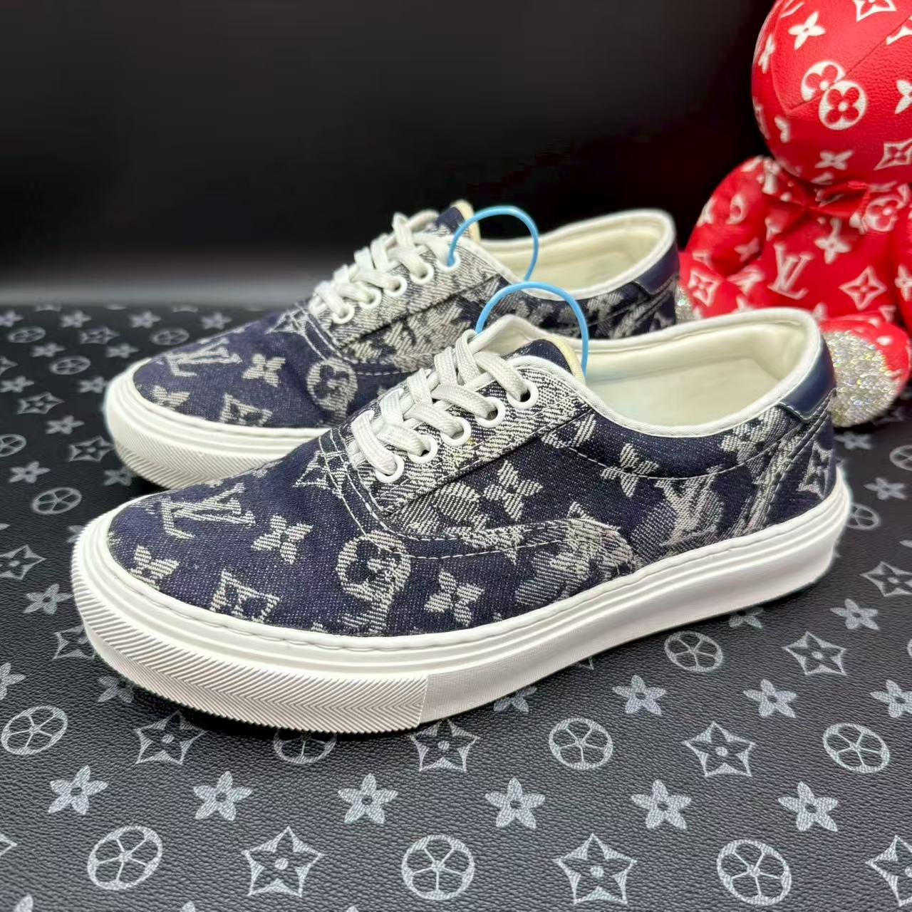 95新 LouisVuitton/路易威登 蓝色扎染一脚蹬39.5欧码 olas190