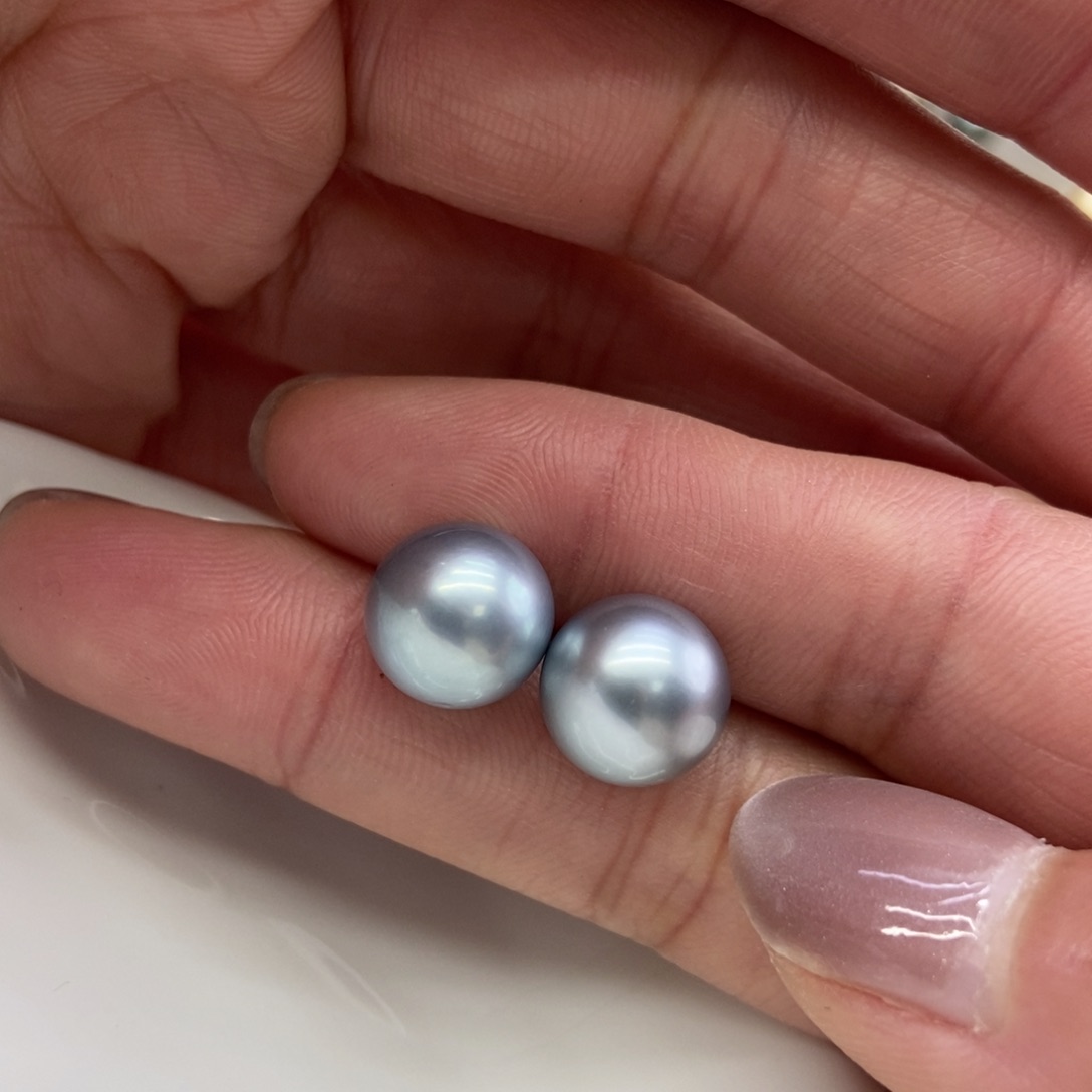 18K金镶嵌海水珍珠耳饰