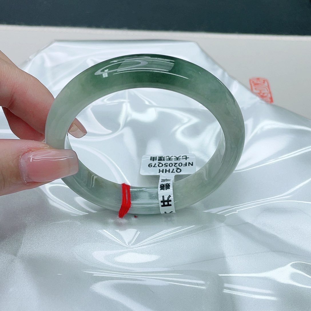 翡翠手镯未镶嵌正57.7