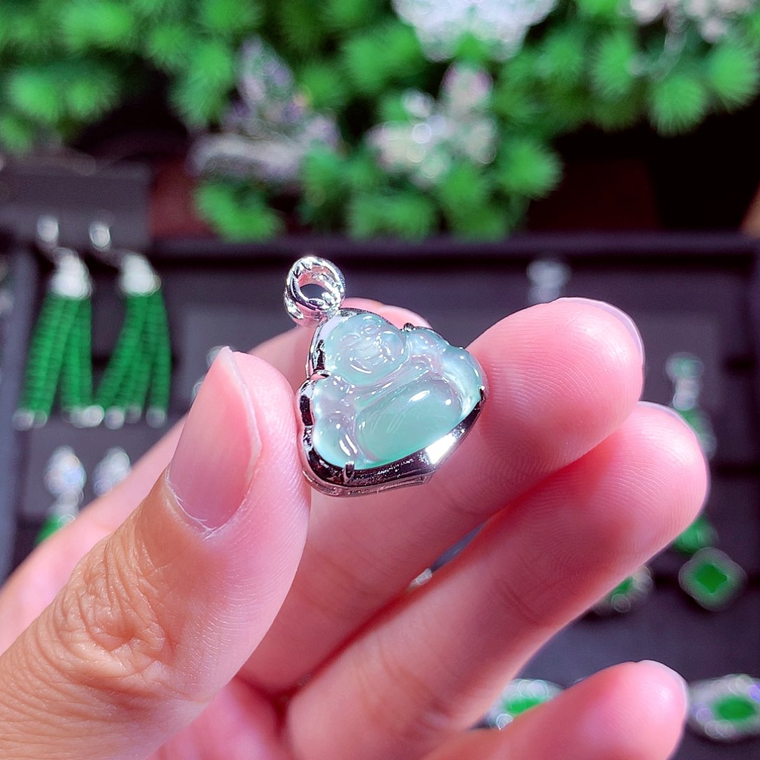 颈饰未镶嵌翡翠天然