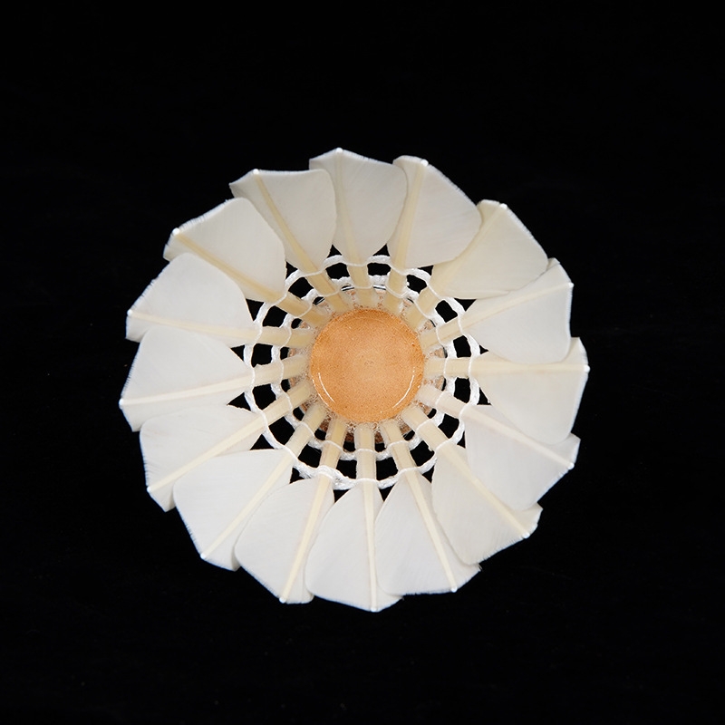 厂家直销鹅大刀耐打飞行俱乐部用球12装