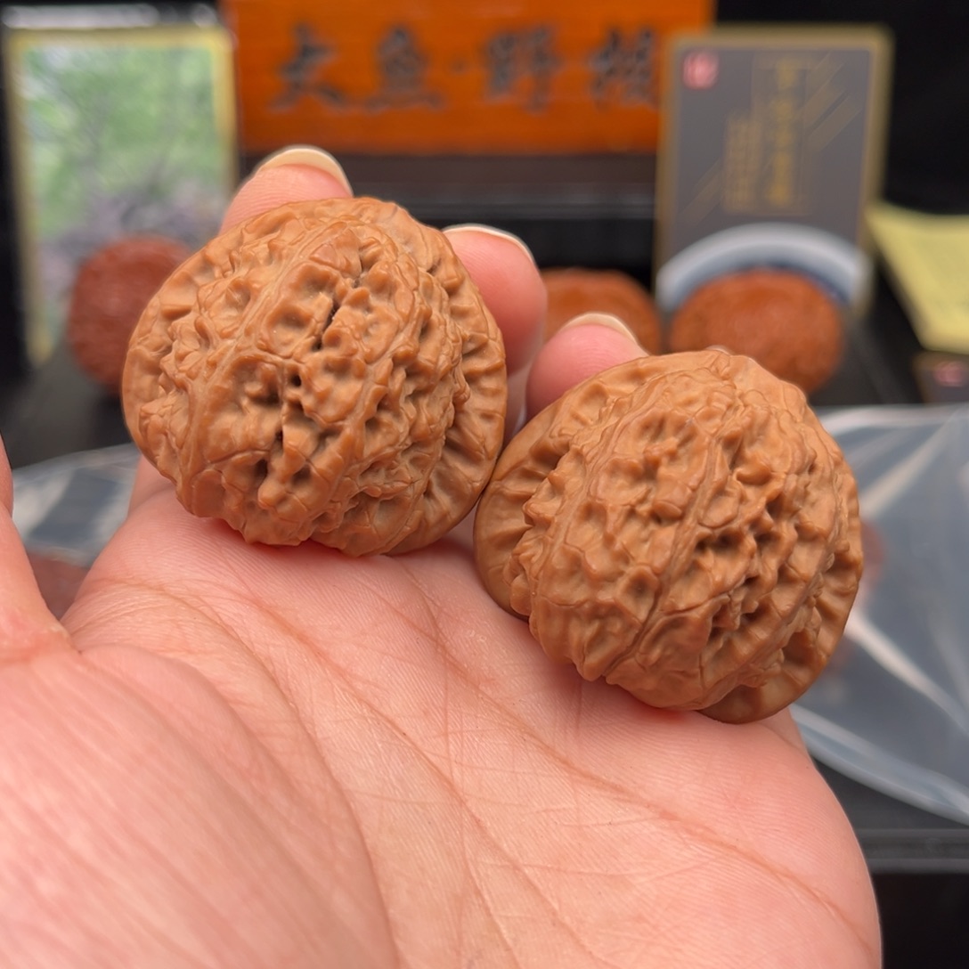 【闪购商品】文玩核桃吊坠全品白狮子