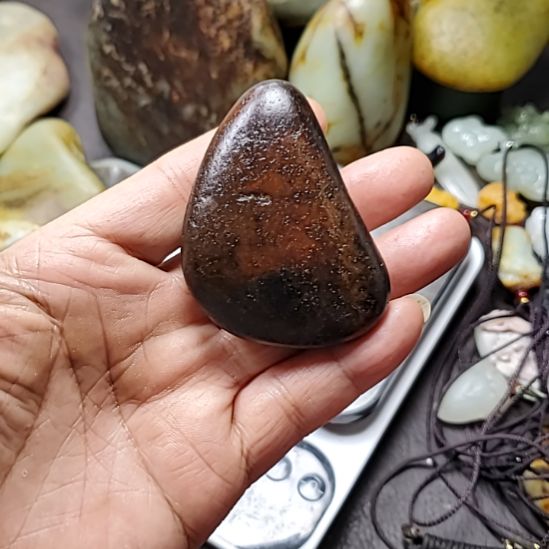 和田玉未镶嵌把件