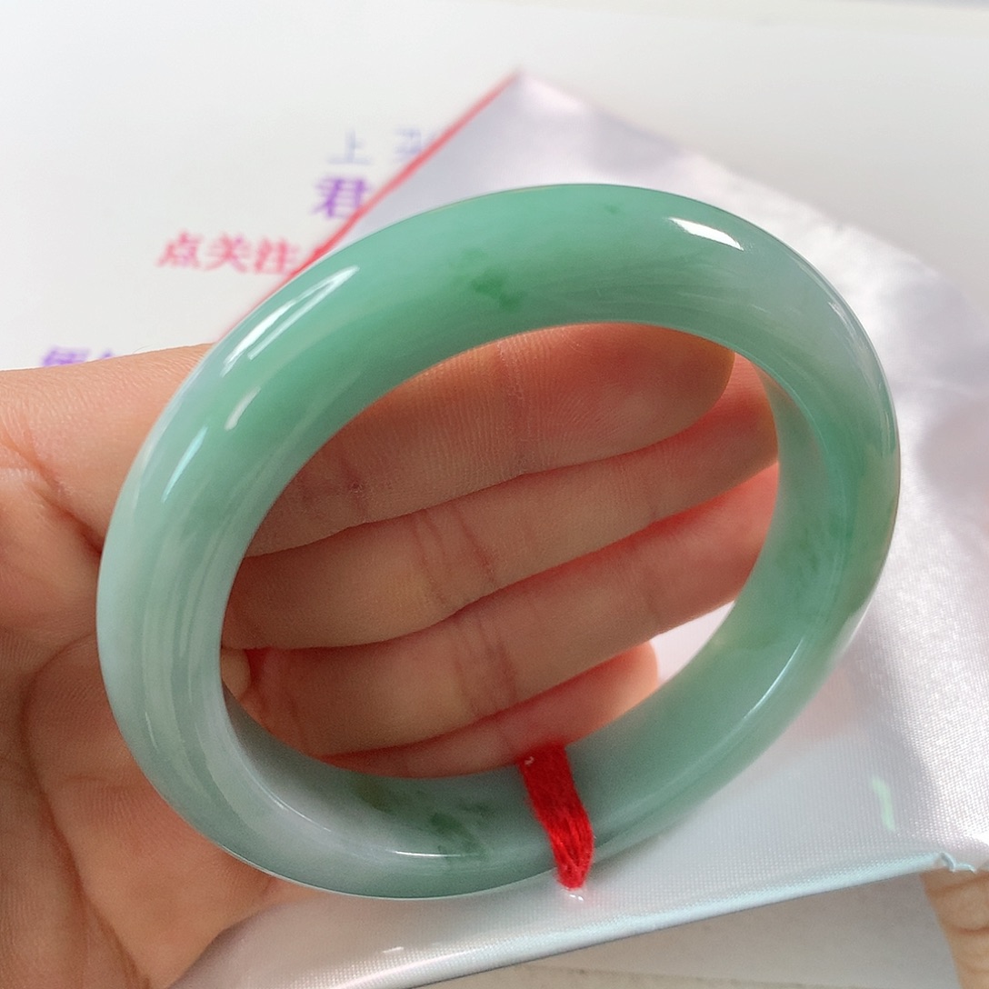 翡翠手镯未镶嵌M* 正圈