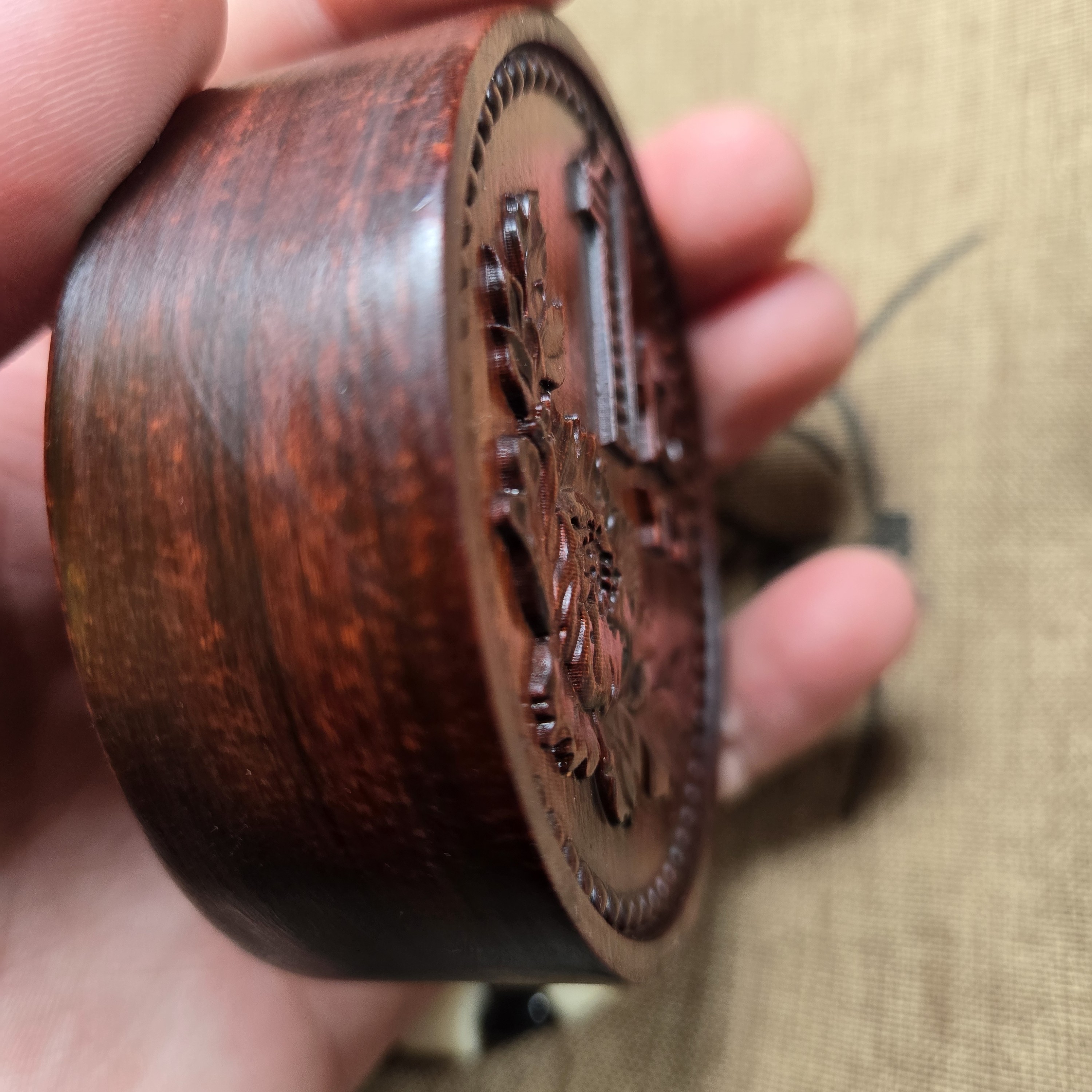 加厚紫檀木雕双面雕刻小目标手工艺手把件