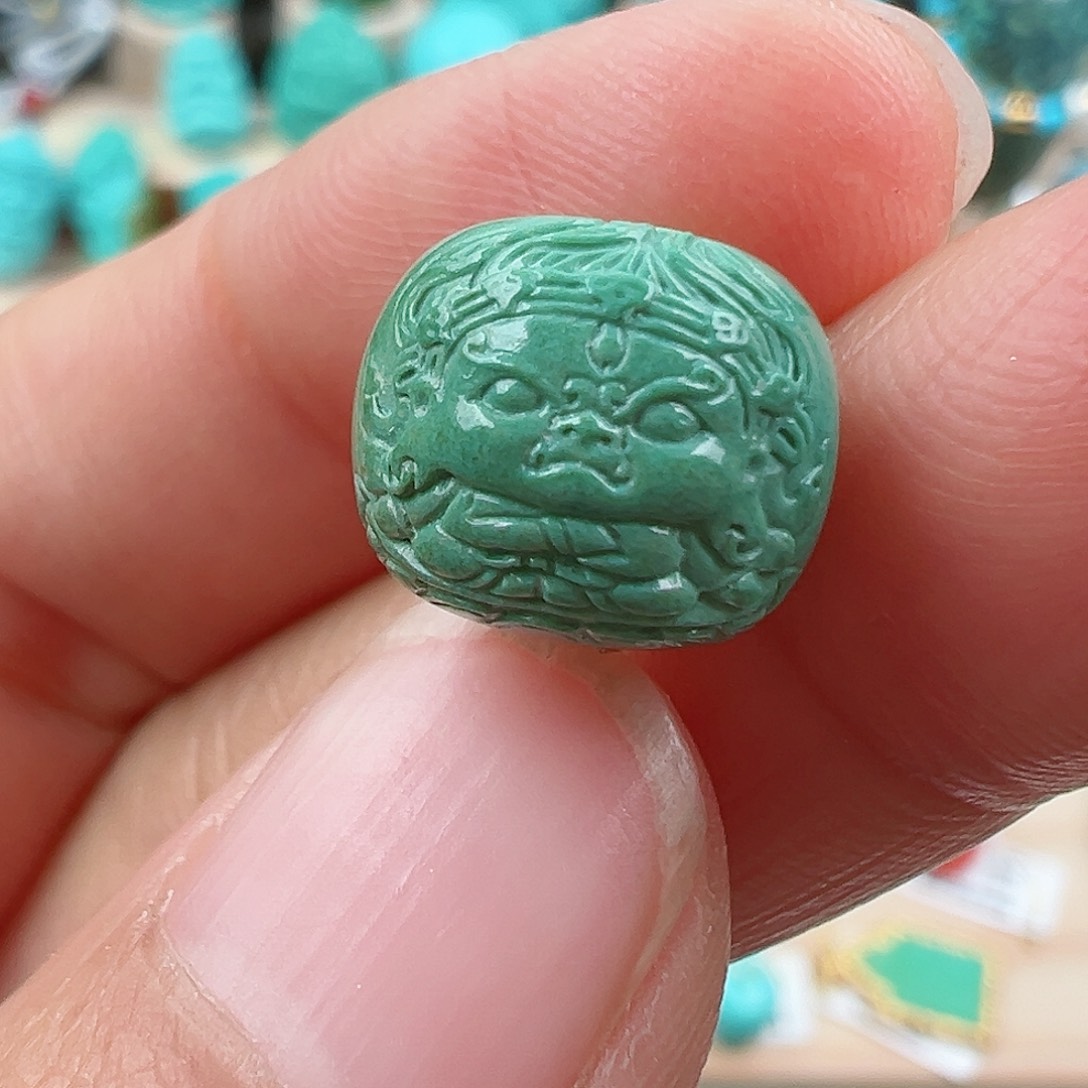 绿松石配饰未镶嵌