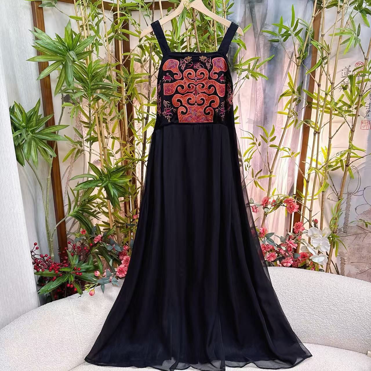 民族风国风宽带重工刺绣长款修身显瘦气质百搭吊带连衣裙日常897