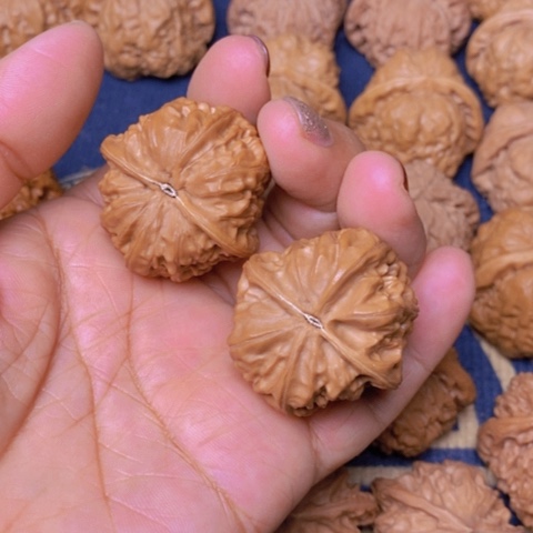 【闪购商品】文玩核桃吊坠神****云太行元宝36