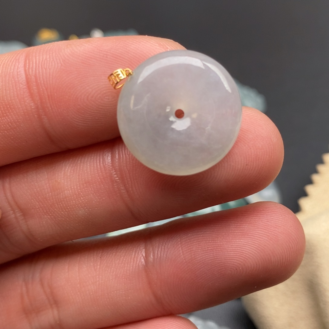 颈饰18K金镶嵌翡翠