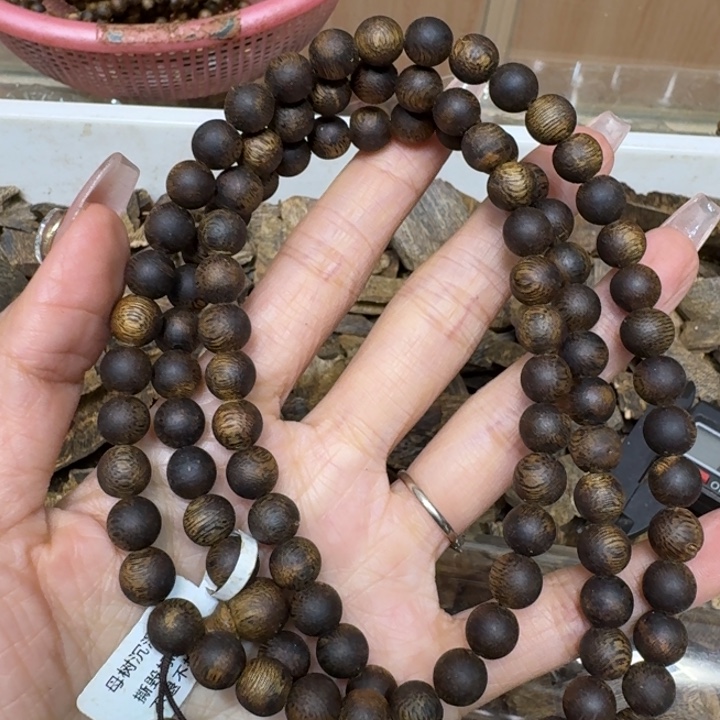 沉香手串莺歌绿沉浮一条