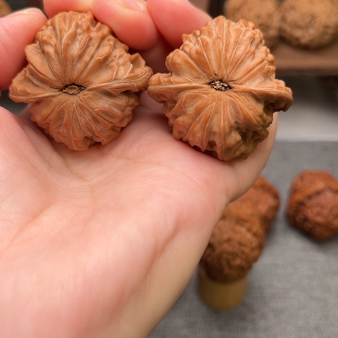 存***面文玩核桃吊坠磨盘