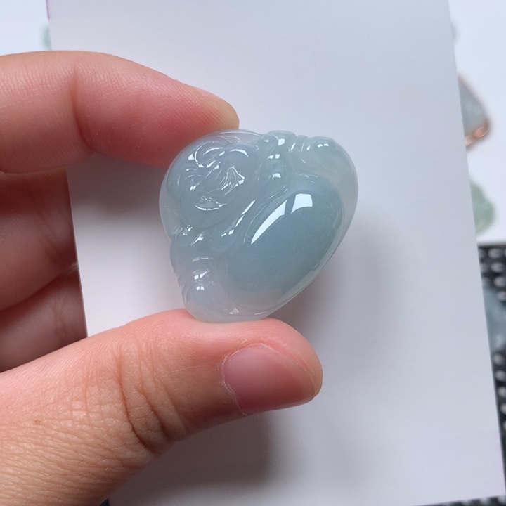 翡翠未镶嵌颈饰佛公