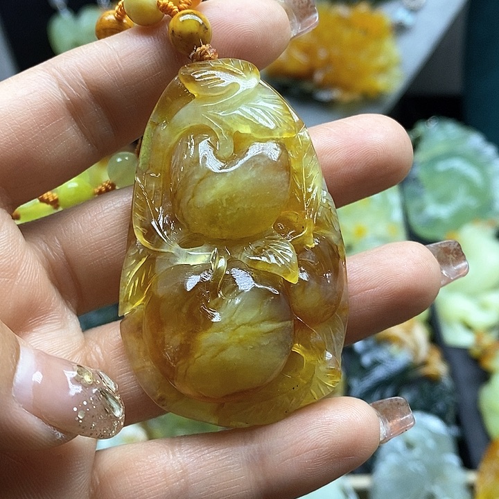 蛇纹石玉挂件未镶嵌
