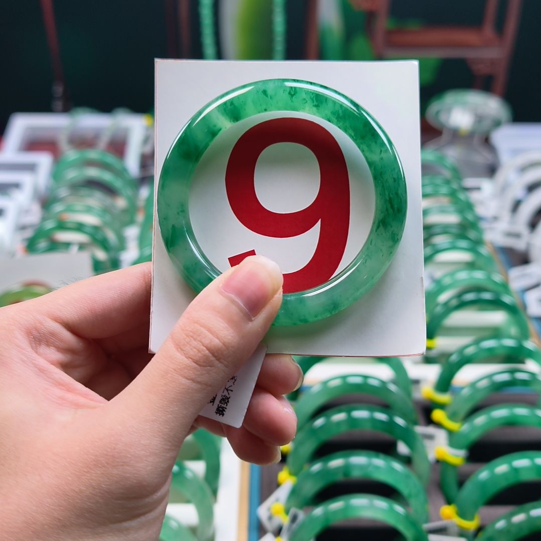 石英质玉（非洲翠）未镶嵌手镯非洲翠手镯