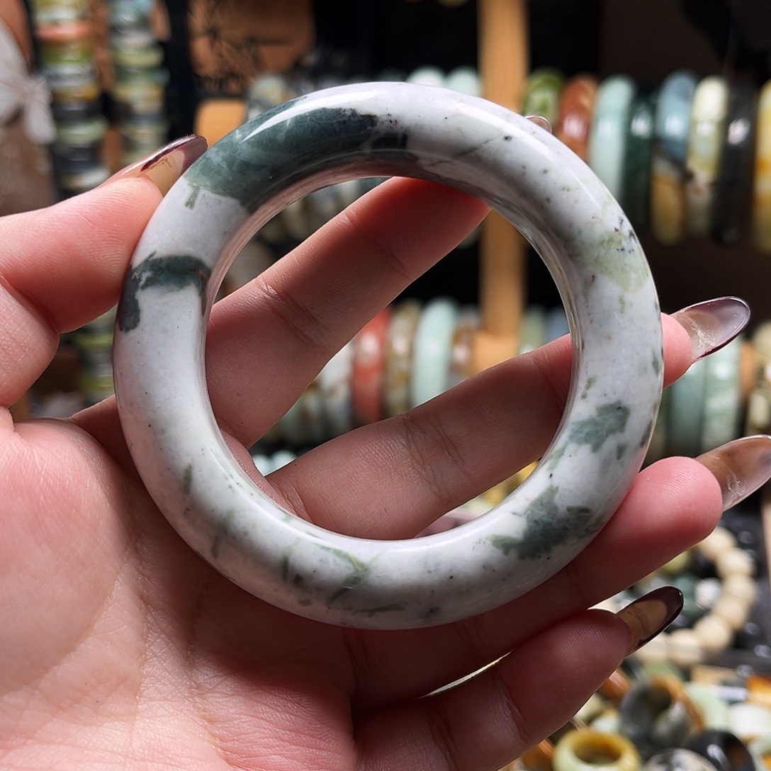 蛇纹石玉未镶嵌手镯56.6