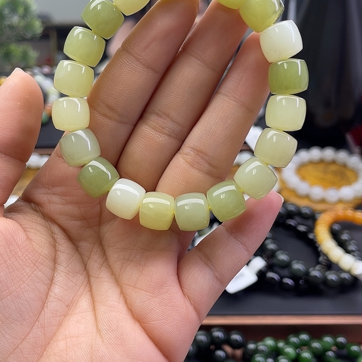 和田玉未镶嵌手串