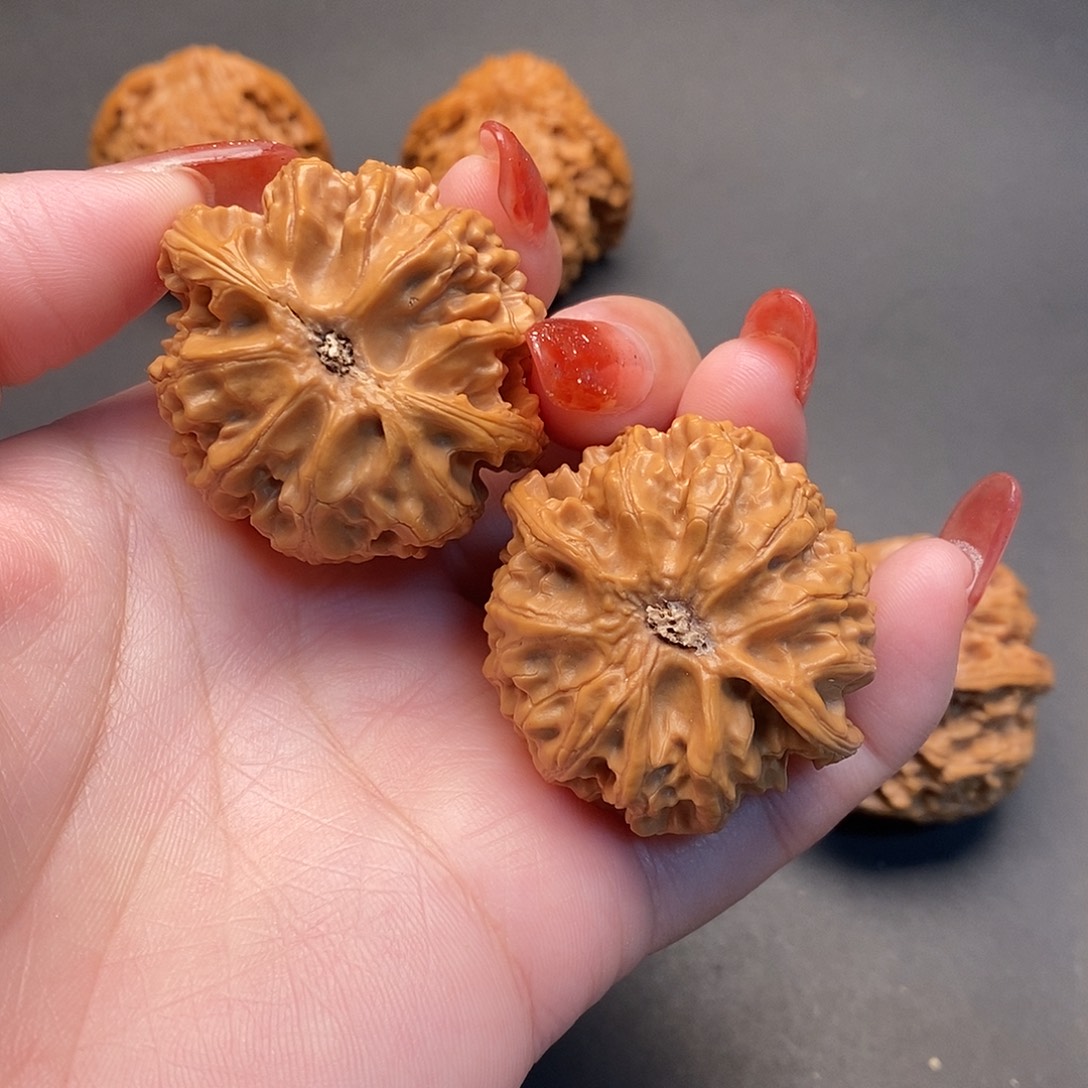 把件桃核放漏一对苹果园