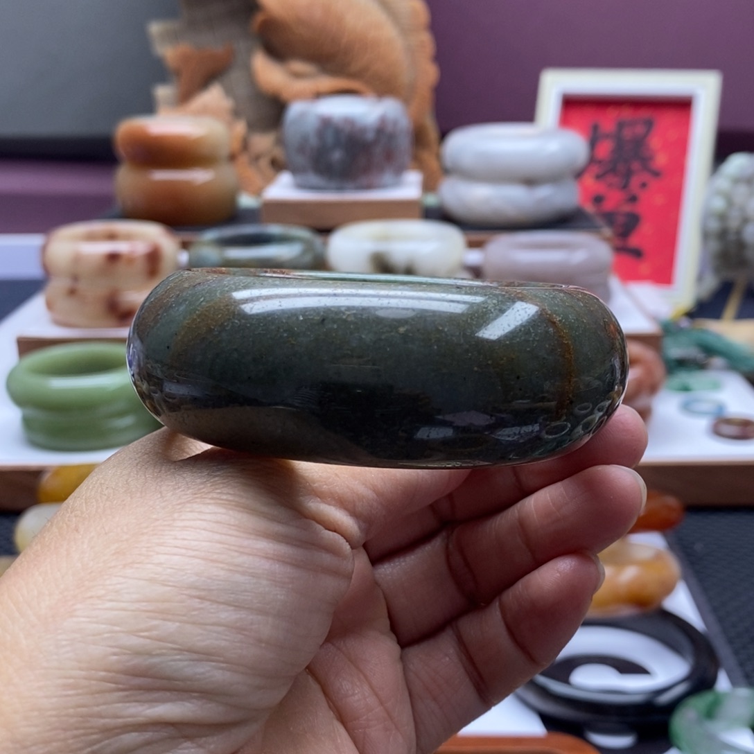 石英质玉未镶嵌手镯