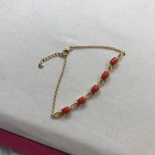 珊瑚沙丁椭形镶嵌手链百搭复古