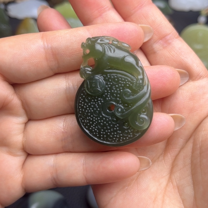 和田玉颈饰未镶嵌