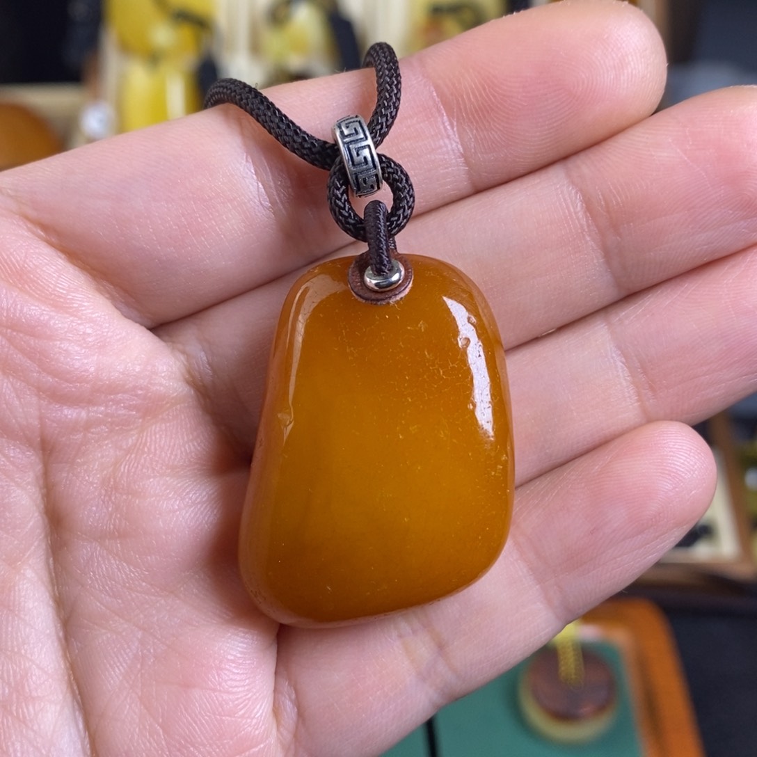 蜜蜡裸石未镶嵌大漠