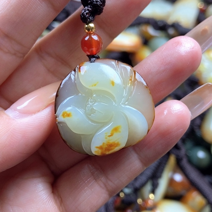 和田玉颈饰未镶嵌