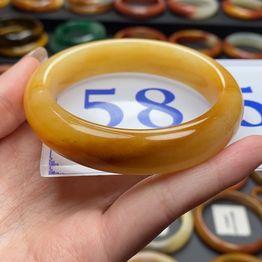 石英质玉（黄龙玉）手镯未镶嵌