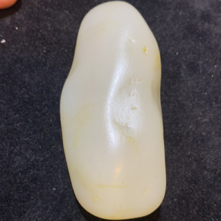 和田玉细腻油润大把件