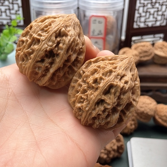 文玩核桃吊坠45鸡心