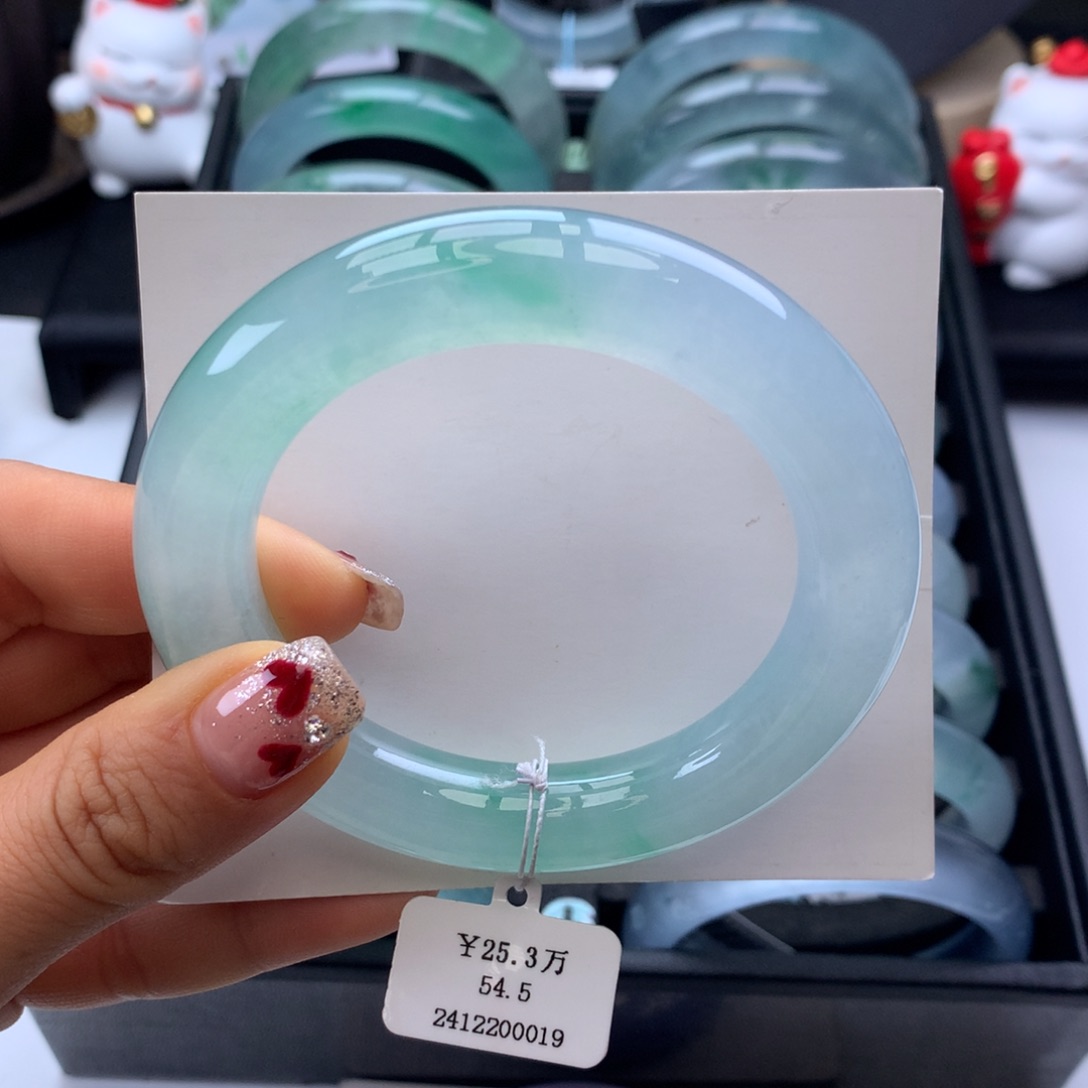 翡翠手镯未镶嵌54-55金丝绿胖圆条