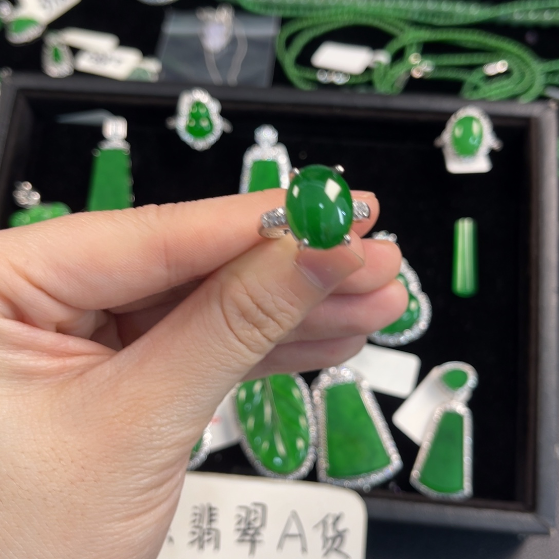 翡翠银S925镶嵌戒指蛋面戒指