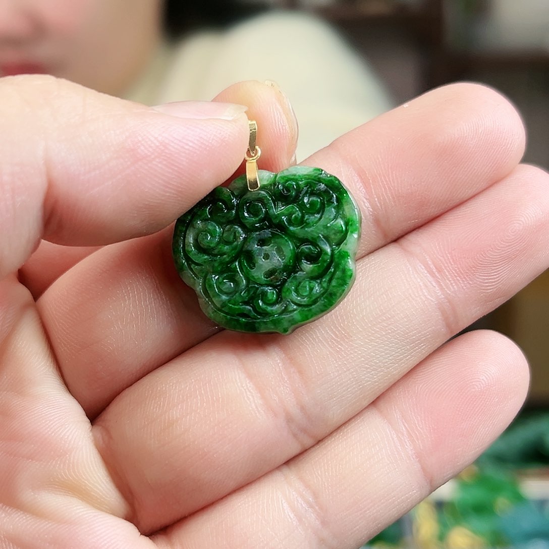 翡翠颈饰18K金镶嵌吊坠