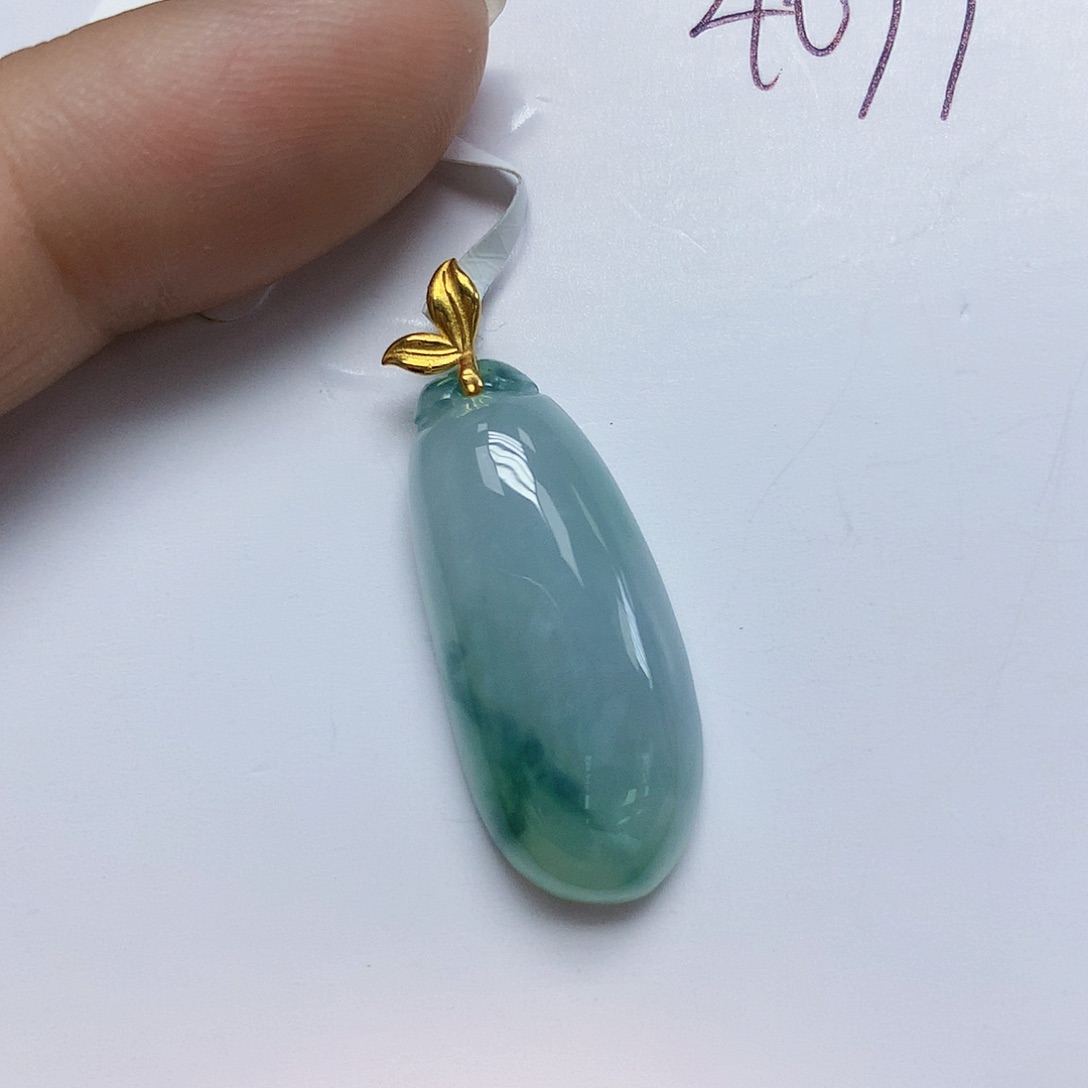 翡翠18K金镶嵌颈饰