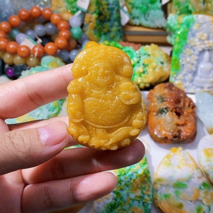 颈饰未镶嵌翡翠娱*翡翠财神