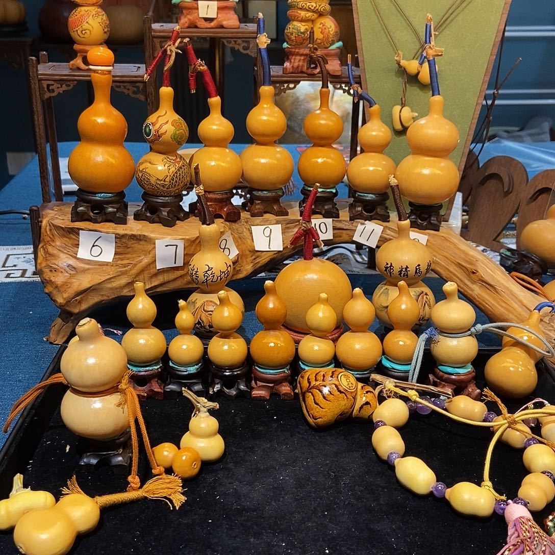 龙***哥大叶紫檀（黑酸枝木类）