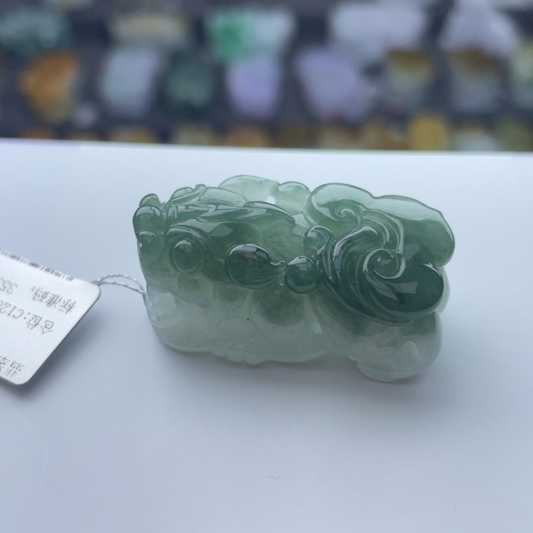 翡翠颈饰未镶嵌貔貅