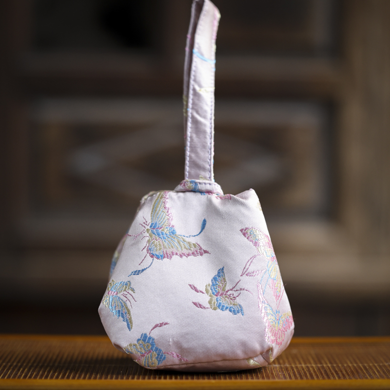 国风云纱茶杯包-织锦蝴蝶（Q5924）