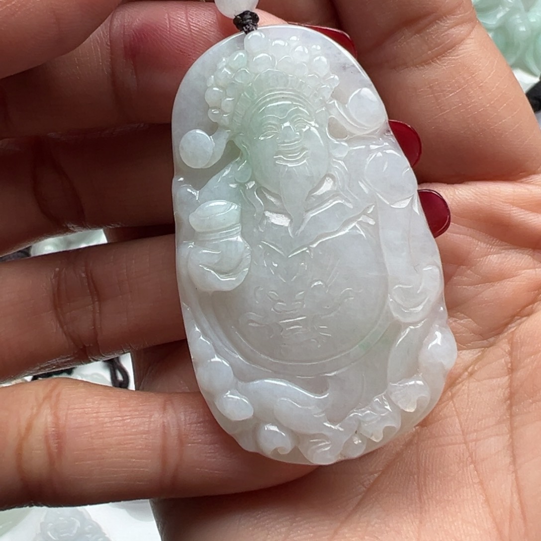 翡翠颈饰未镶嵌财神