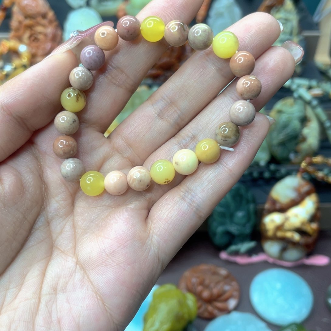 蛇纹石玉颈饰未镶嵌