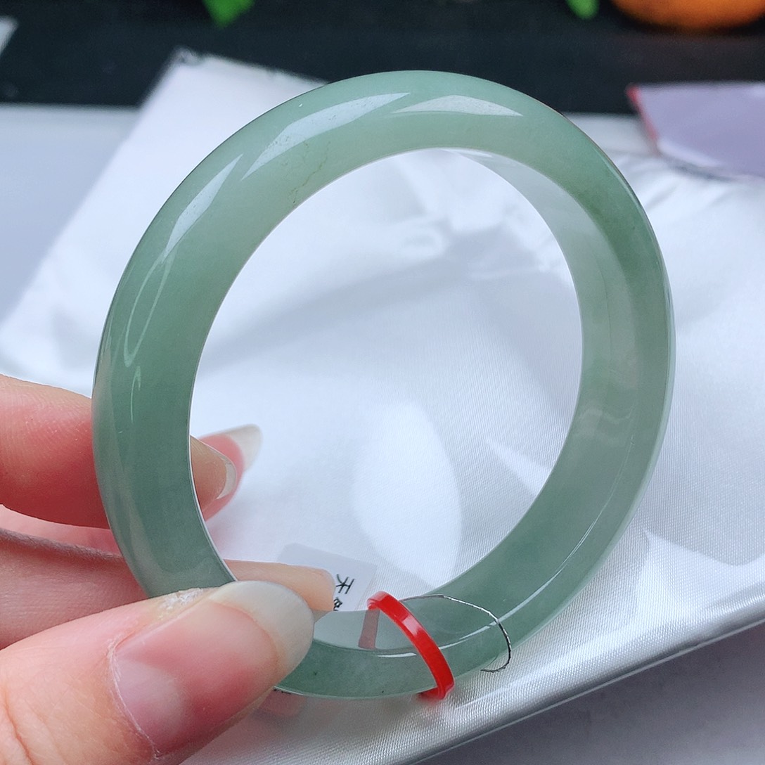 翡翠手镯未镶嵌58圈