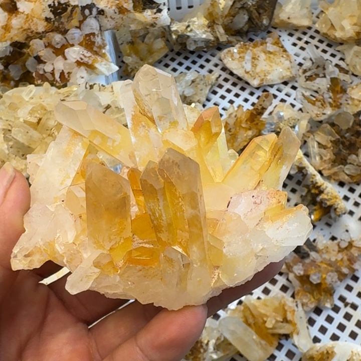 岑***妄未镶嵌水晶珠宝半成品