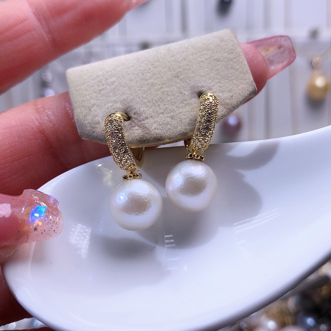淡水珍珠耳饰未镶嵌